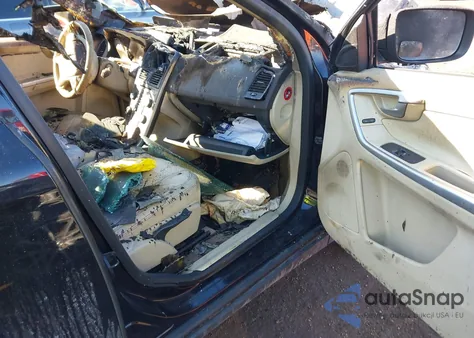 2012 Volvo Xc60 3.2/3.2 Platinum/3.2 Premier/3.2 Premier Plus from USA, damaged, VIN YV4952DL6C2340879